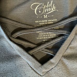 Cold Crush Gray V-Neck Shirt Size Medium